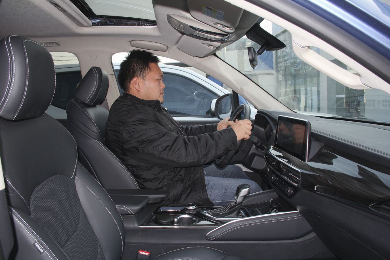 2017上汽大通D90 2.0T自动四驱天狼星