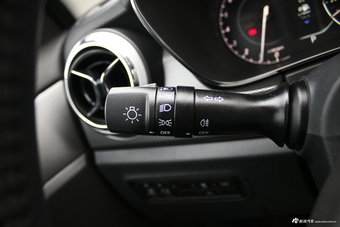 2018款北汽绅宝智行1.5T自动新智版