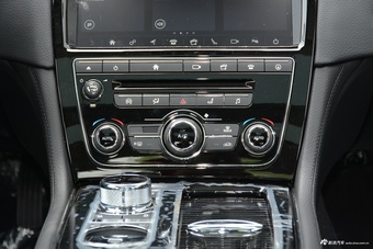 2018款捷豹XJL 3.0L自动SC两驱典雅商务版 