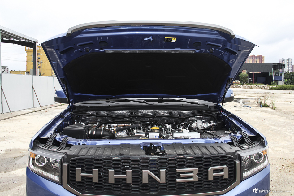 2017款黄海N3 2.5T手动两驱至尊版JE4D25Q5A