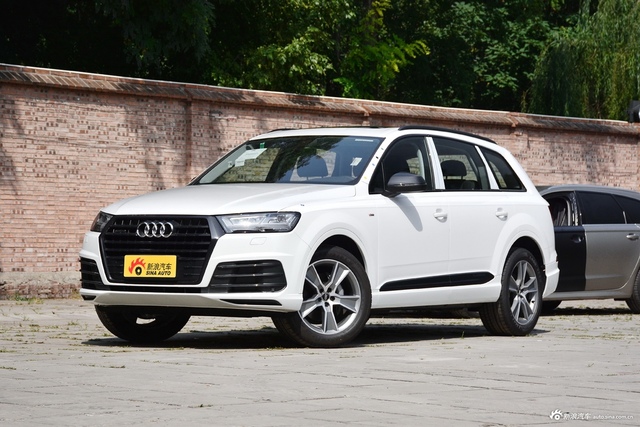 2019款奥迪Q7 45TFSI S line运动型