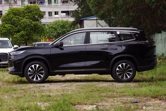 2025款瑞虎8 PLUS 1.6T 乘风版 7座