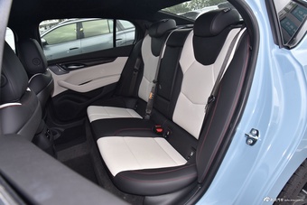 2025款凯迪拉克CT5 28T 赛道性能版