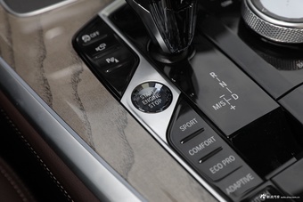 2022款宝马X5 xDrive 40Li 尊享型M运动套装