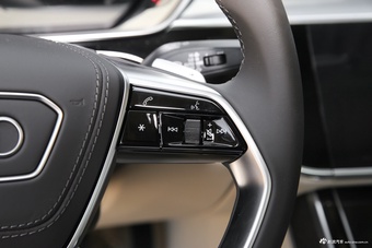 2026款奥迪A8L 55 TFSI Horch创始人版