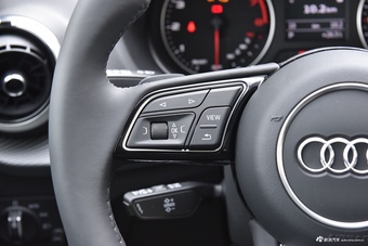 2025款奥迪Q2L 35 TFSI 时尚动感型