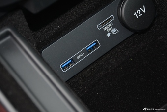 2018款捷豹XJL 3.0L自动SC两驱典雅商务版 