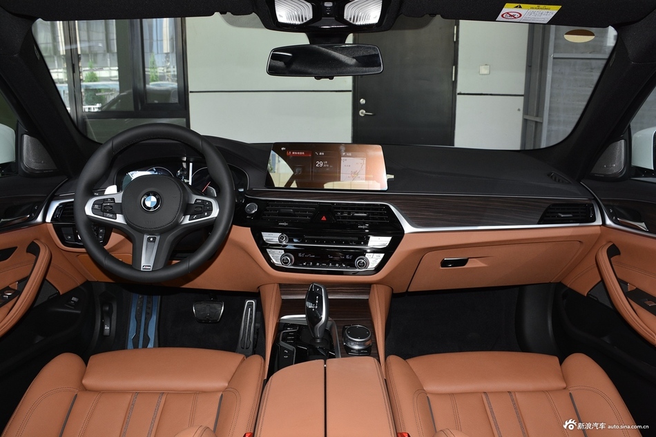 2019款宝马5系改款2.0T自动530Li领先型M运动套装