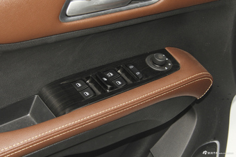 2018款斯威X7 1.5T手动尊贵型7座