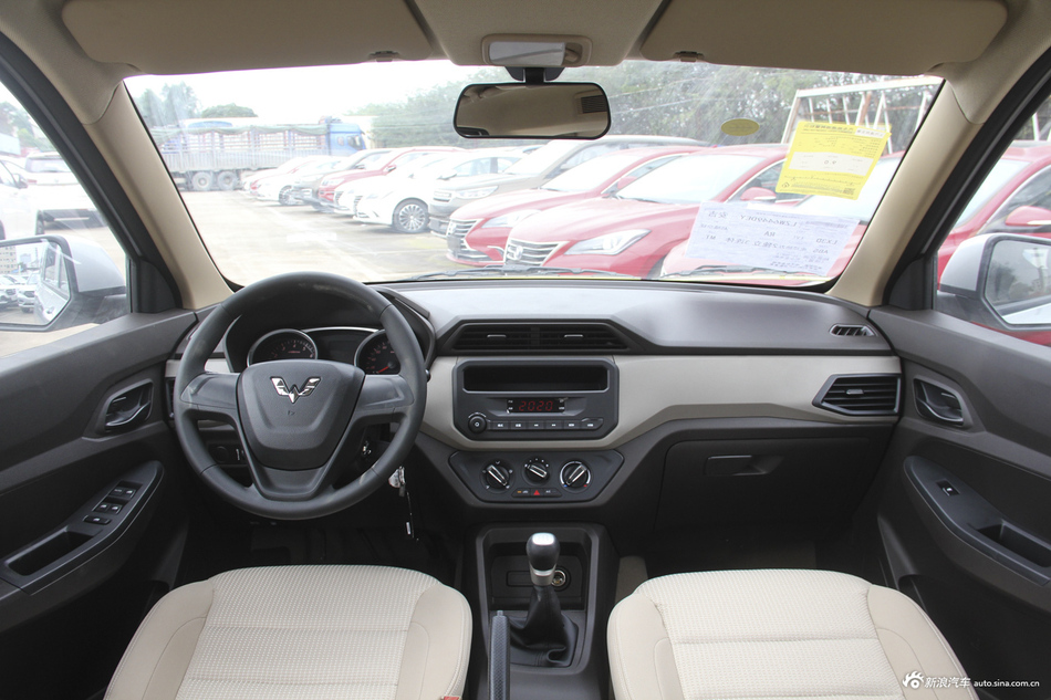 2018款五菱宏光S 1.5L手动标准型