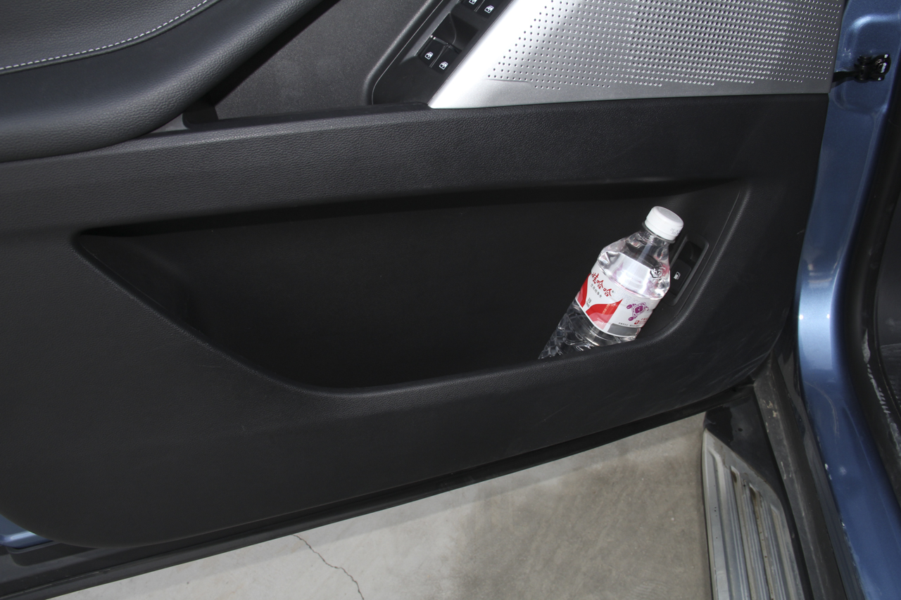 2017上汽大通D90 2.0T自动四驱天狼星