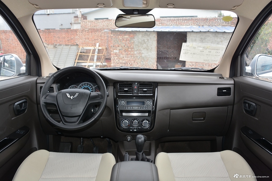 2018款五菱荣光V 1.2L手动标准型国V 