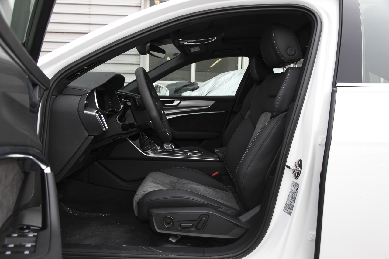 2019款奥迪A6L 2.0T自动45TFSI臻选动感型