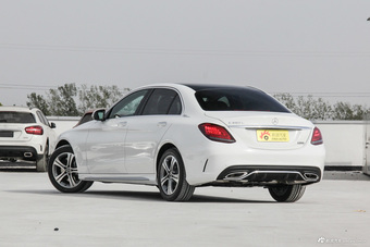 2019款奔驰C级C 260L 2.0T自动运动版