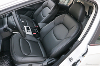  2019款奔腾X40 1.6L手动豪华型