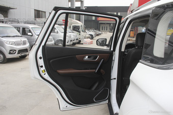 2018款斯威X7 1.5T手动尊贵型7座