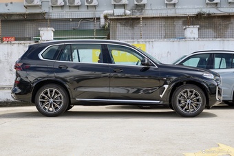 2025款宝马X5 xDrive 30Li M 运动套装