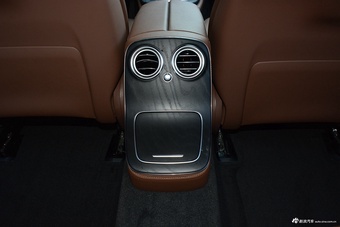 2023款奔驰E级 E 300 L 运动豪华型