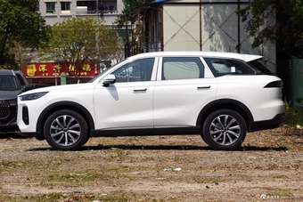 2024款瑞虎8 L 2.0T 两驱舒适版 5座