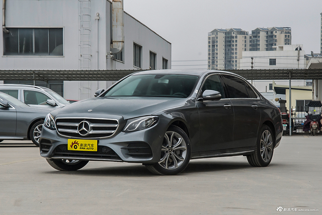 2020款奔驰E级改款2.0T自动 300L 运动时尚型