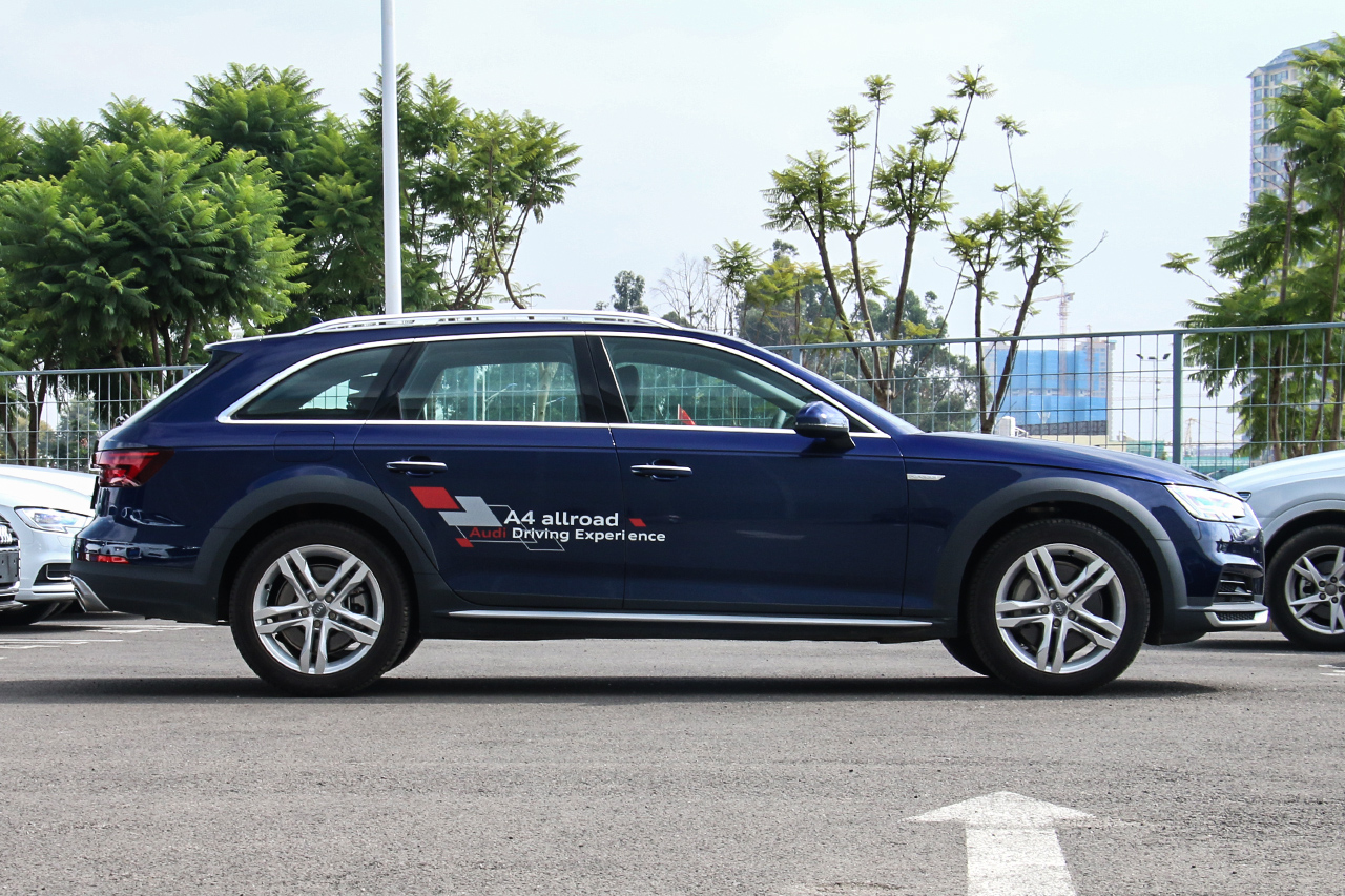 2019款奥迪A4 allroad 2.0T 时尚型