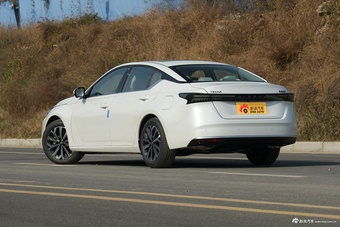 2026款天籁 2.0L 智能超舒适版