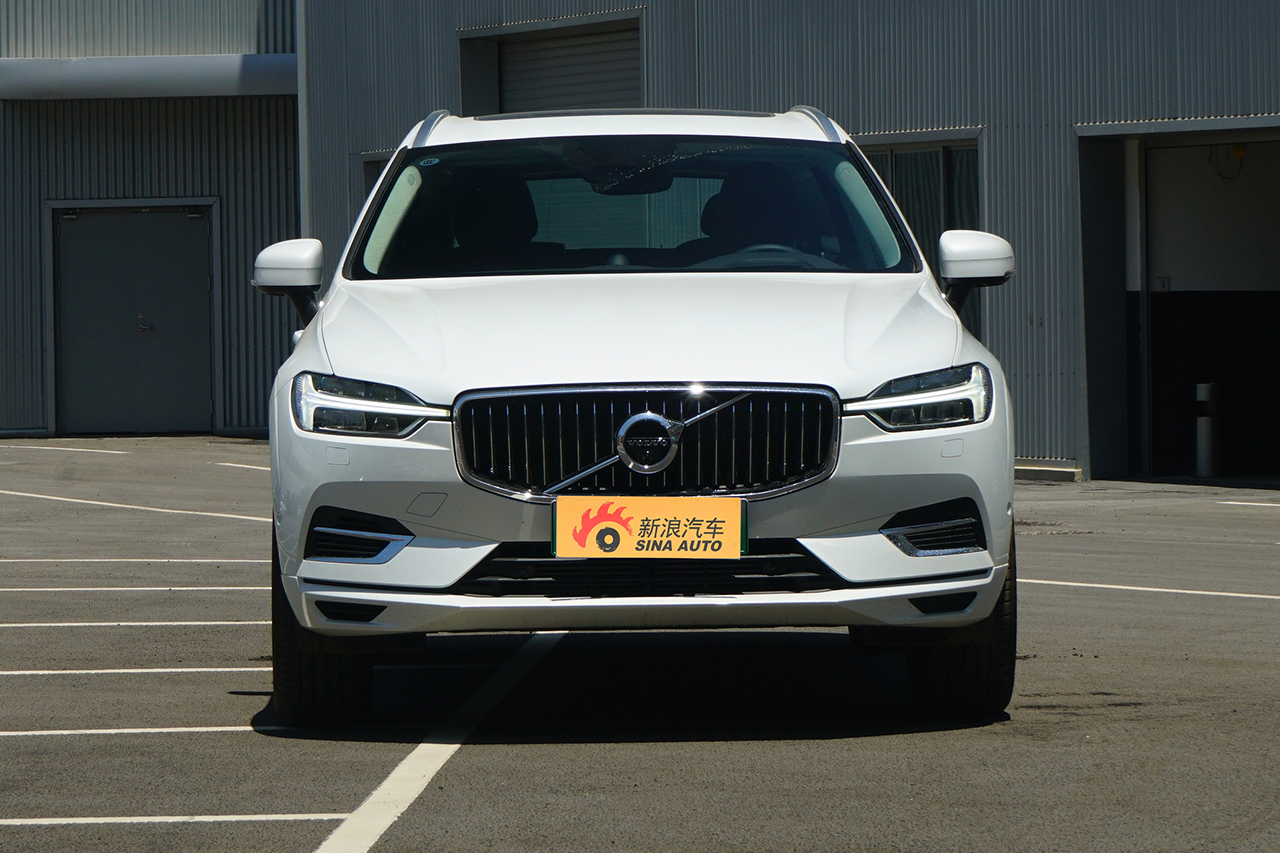 2019款沃尔沃XC60新能源2.0T自动T8 E驱混动智尊豪华版