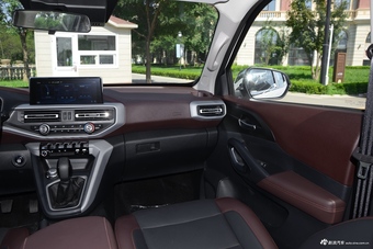 2020款长安凯程F70 2.0T 手动四驱行政版国V标轴