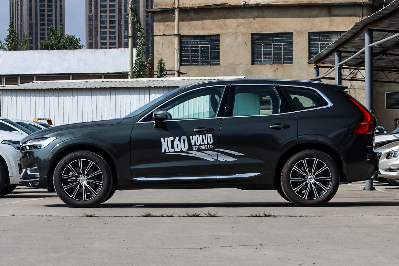  2019 Volvo XC60 2.0T automatic four-wheel drive T5 Zhiya luxury version Guov