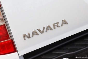 2023款纳瓦拉 2.5L 自动四驱尊贵型