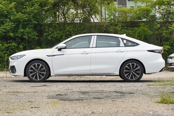 2025款艾瑞泽8 Pro 2.0T 尊享型