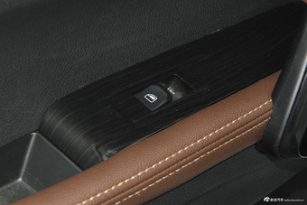 2018款斯威X7 1.5T手动尊贵型7座