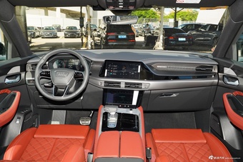 2024款奥迪Q6 45 TFSI quattro 黑武士版 6座图片