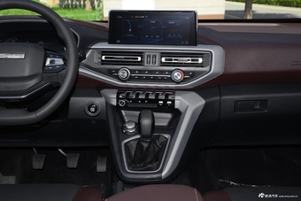 2020款长安凯程F70 2.0T 手动四驱行政版国V标轴