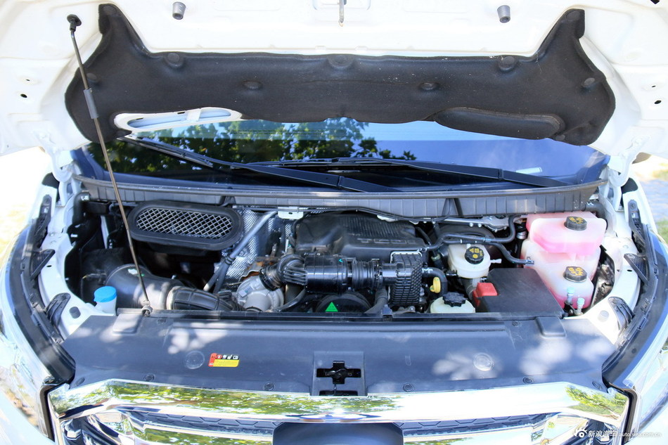 2019款上汽MAXUS V90 自动单胎长轴高顶9座