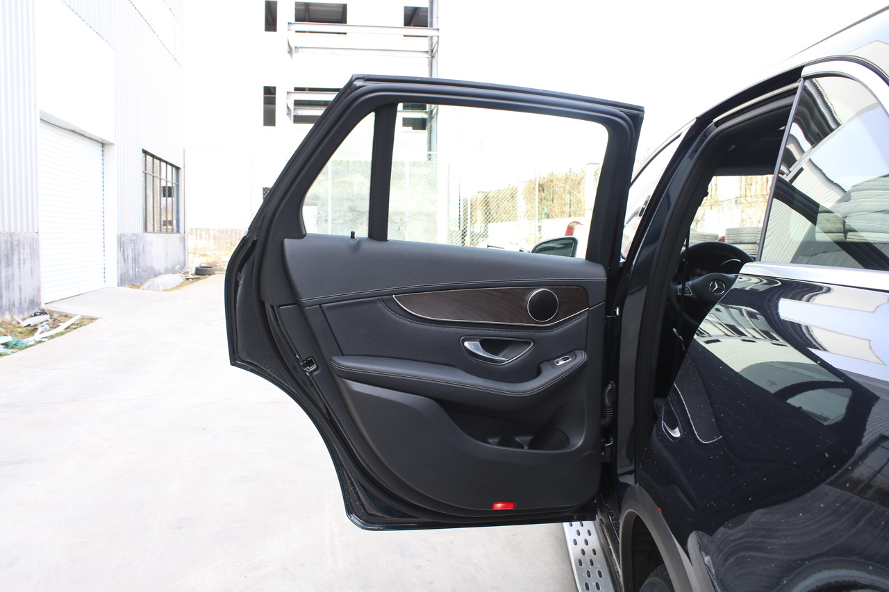 2019款奔驰GLC 2.0T自动300 L 4MATIC动感型