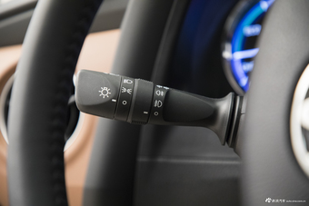 2019款雷凌双擎E+ 1.8PH自动V豪华版