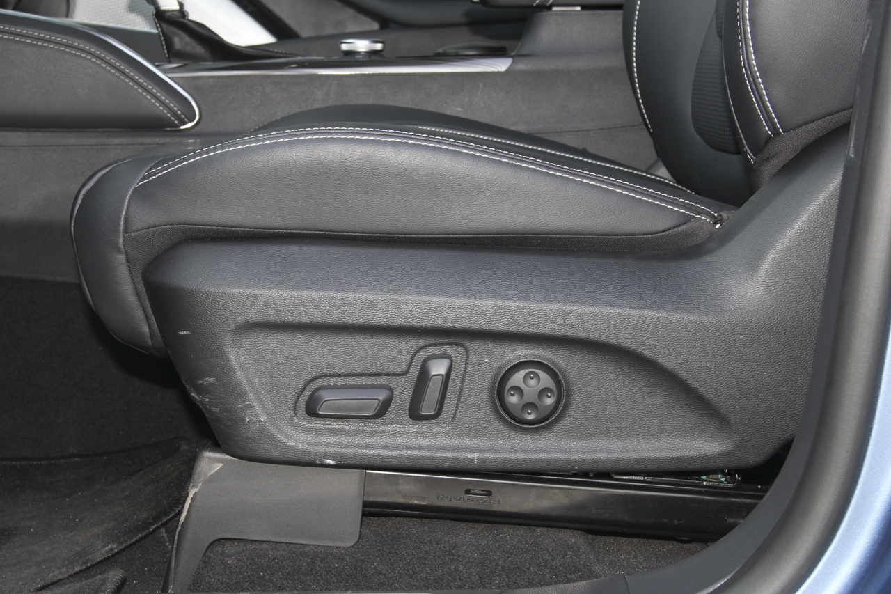 2017上汽大通D90 2.0T自动四驱天狼星