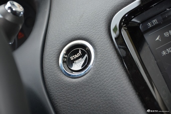 2018款捷豹XJL 3.0L自动SC两驱典雅商务版 