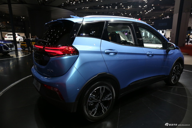 北汽新能源EX3