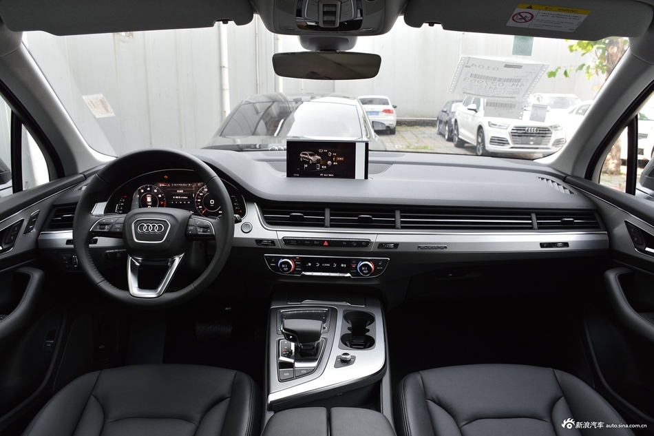 2019款奥迪Q7 45TFSI S line运动型