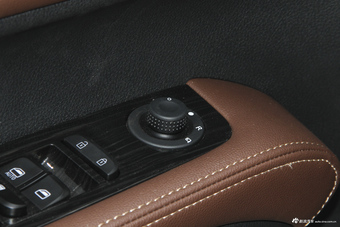 2018款斯威X7 1.5T手动尊贵型7座