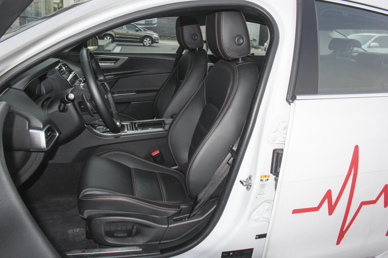 2018款捷豹XEL 2.0T自动250PS奢华版