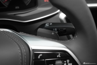 2026款奥迪A6L 45 TFSI 臻选动感型