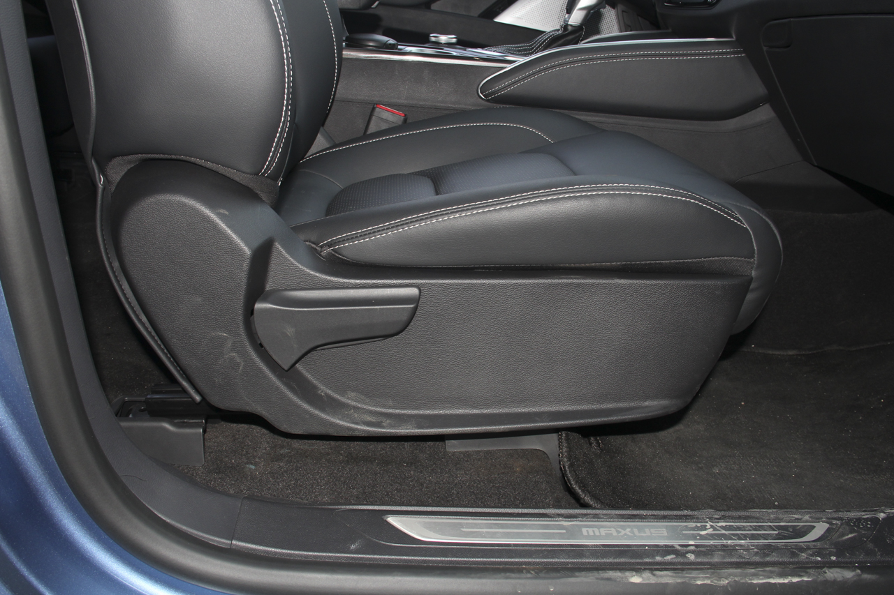 2017上汽大通D90 2.0T自动四驱天狼星