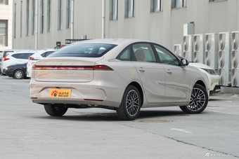 2026款荣威i6 1.5L 臻久版