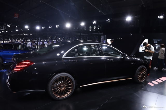 AMG S