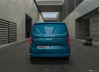 2023款全顺纯电 E-Transit Custom 官图