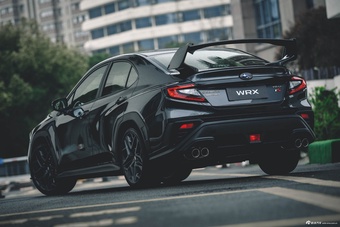 2026款斯巴鲁WRX 2.4T 手动 tS 性能版EyeSight 官图