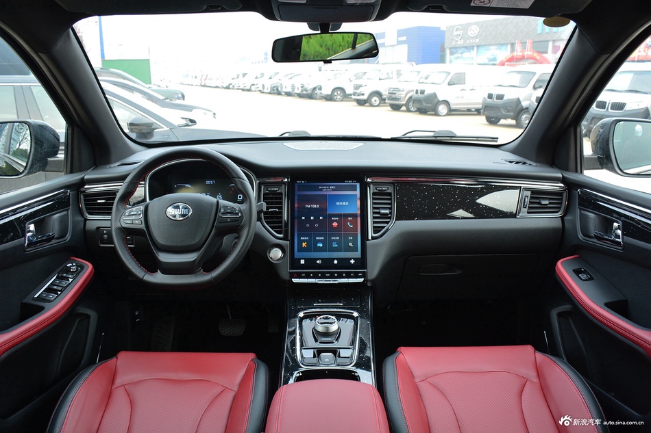 2022款SWM斯威G05 PRO 1.5T DCT精英型 7座
